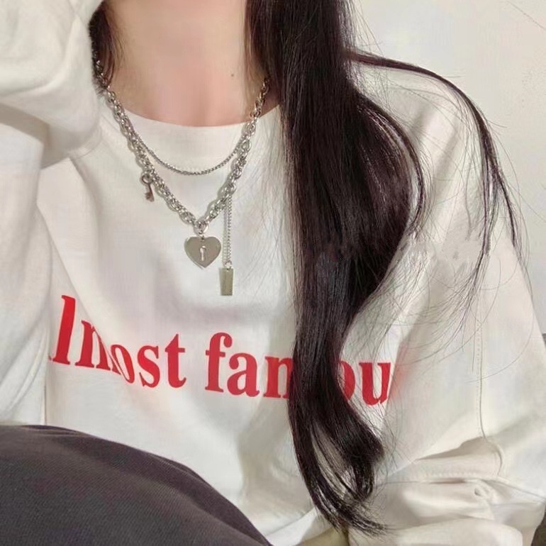 Kalung Rantai Klavikula Lapisan Ganda Desain Kunci Hati Gaya Korea Hip Hop Untuk Wanita