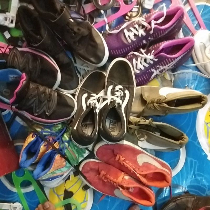 Borongan Sepatu Sport sneakers