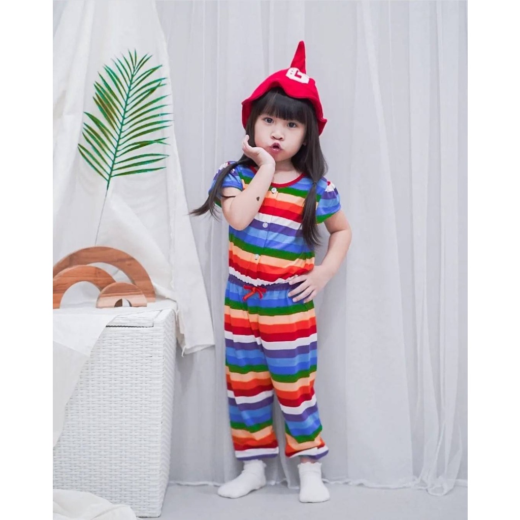 184 LIKE NEW jumper 4 tahun jumpsuit tangan pendek celana panjang motif garis pelangi rainbow colour