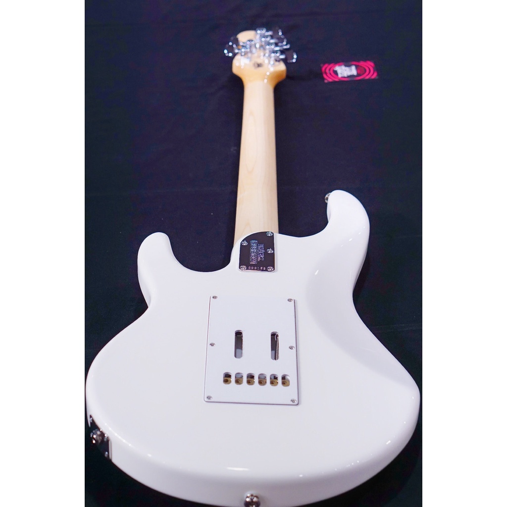 Ernie Ball Music Man Silhouette HSH Trem - White, Maple Fingerboard G99196