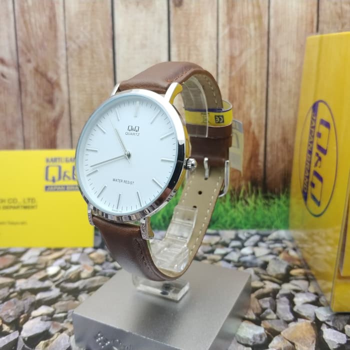 Q&amp-Q QQ Model DW Jam Tangan Kulit Cokelat Q978J301Y Original