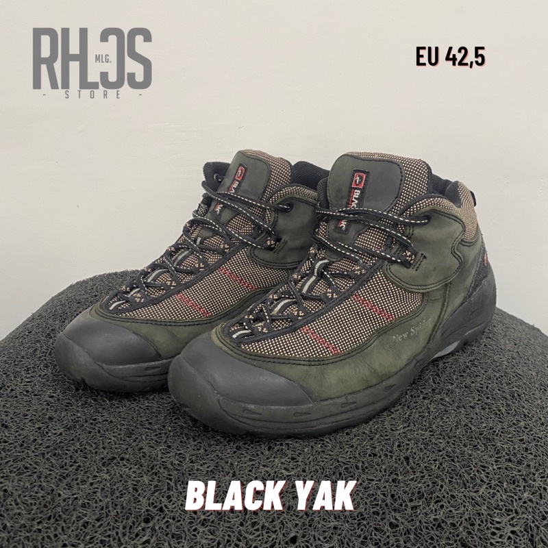 Sepatu Outdoor BLACK YAK Second