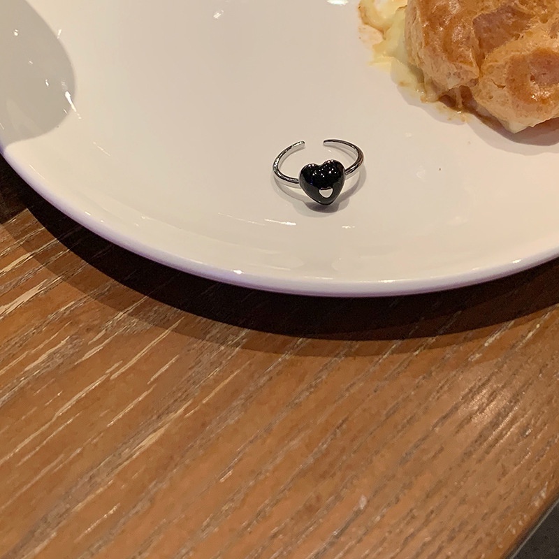 Cincin Mutiara Imitasi Bentuk Hati Warna Hitam Bahan Alloy Untuk Wanita