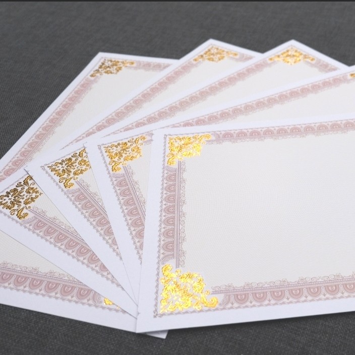 

mh Blanko / Kertas Piagam Sertifikat Folio Simpaty Foil Emas Sudut Mewah