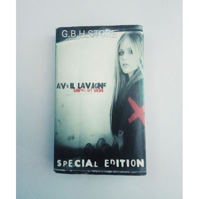 Kaset Avril Lavigne - Under My Skin (Special Edition)