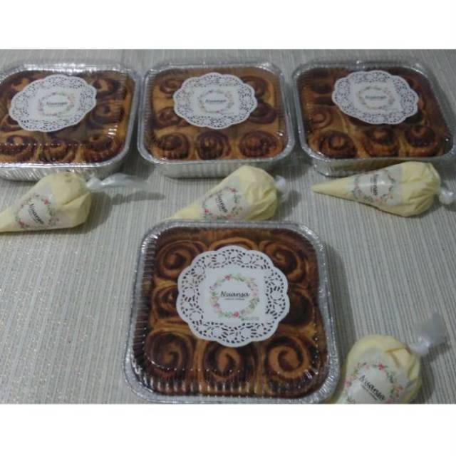 

Cinnamon Roll with Cream Cheese Glaze (isi 9 pc)