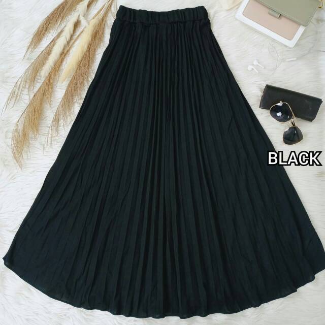 ROK PLISKET WANITA AR1005