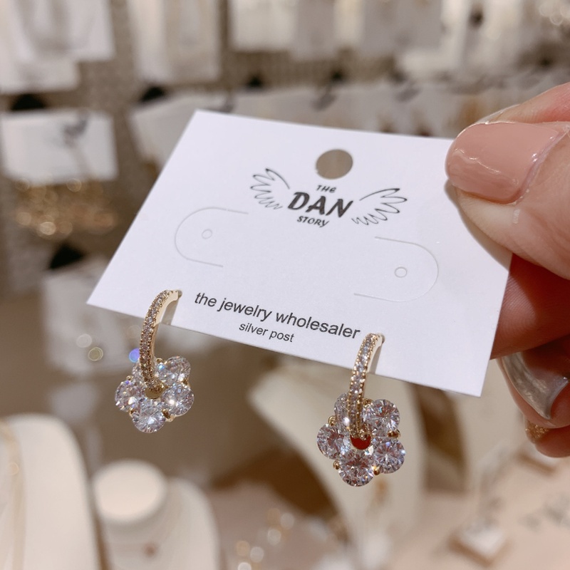 Anting Tusuk Bentuk Bunga Peach Mekar Simple Elegan Untuk Wanita ​Cincin Zircon Untuk Wanita