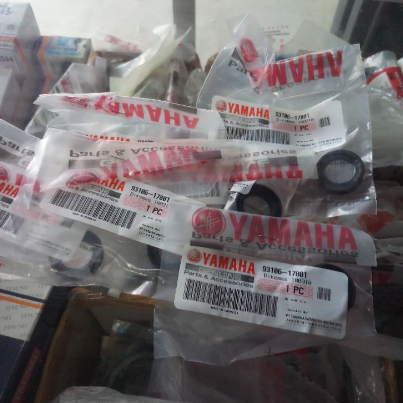 Yamaha genuine part #93106-17801