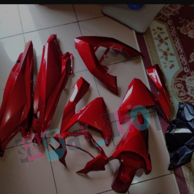 COVER BODY HALUS VARIO 125/150 LED OLD MERAH MAROON