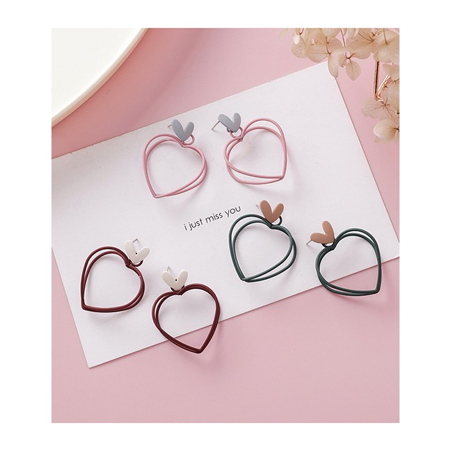 LRC Anting Tusuk Fashion Size Geometric Line Heart Shaped Earrings D20873