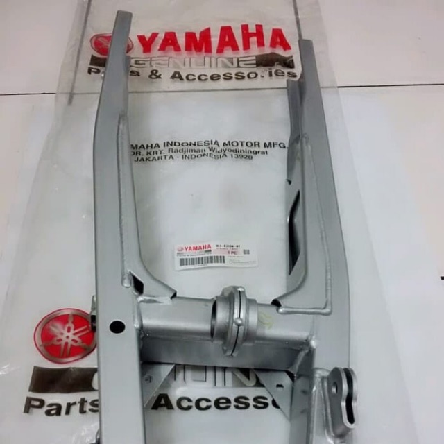 SWING ARM SASIS VIXION OLD 2007- 2012 ASLI ORI YAMAHA 3C1 F2110 01