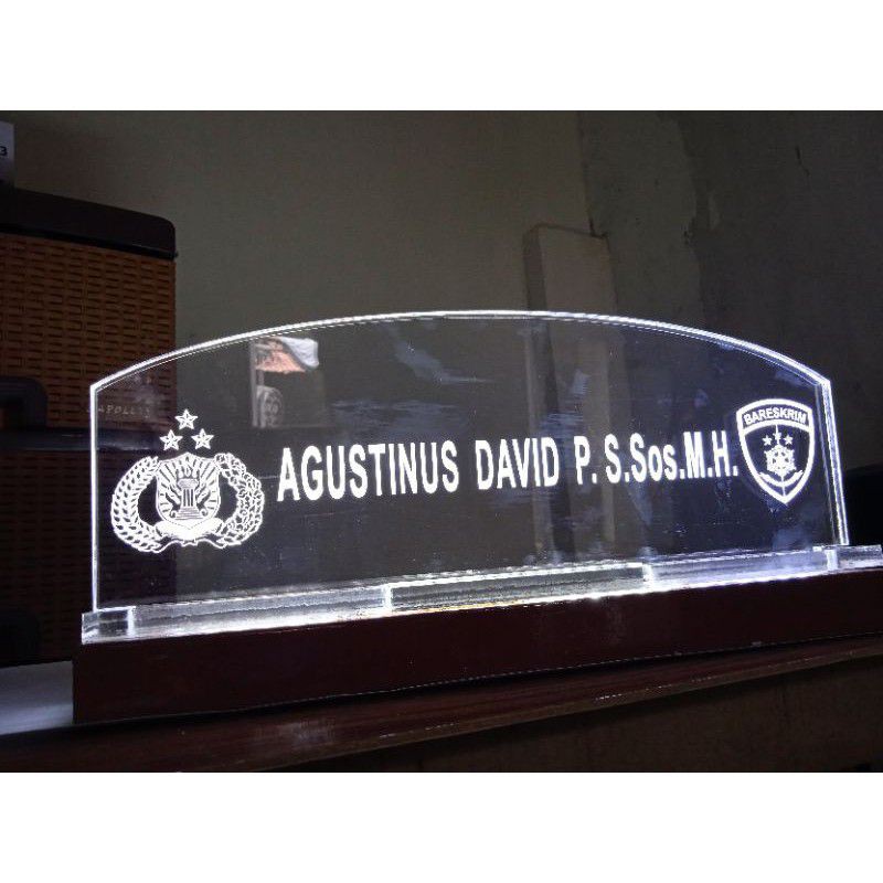 

Papan nama meja akrilik 8x35cm lampu