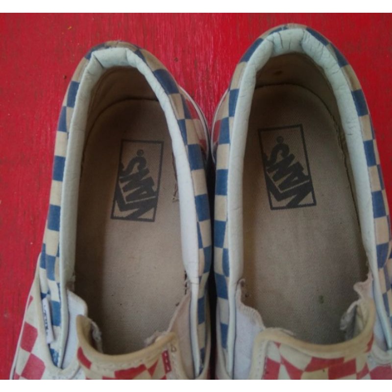 vans slip on blue red checkerboard