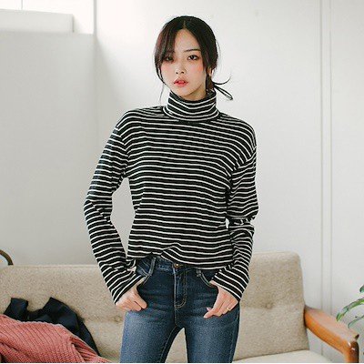 Kaos Wanita Salur Turtleneck Lengan Panjang