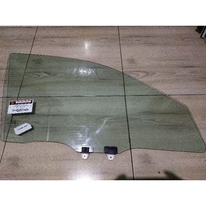 Kaca Pintu Depan Kanan Honda Civic vti