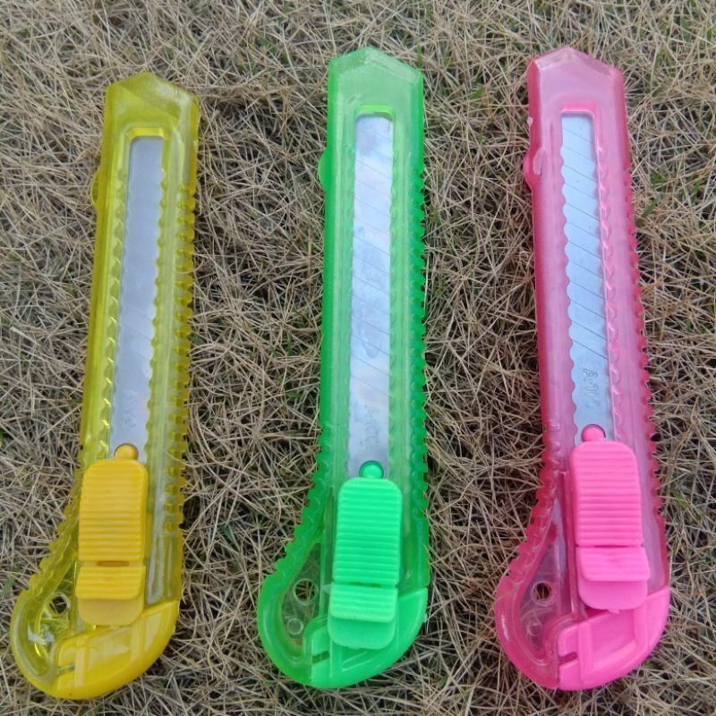 pisau cutter / pisau potong / Atk