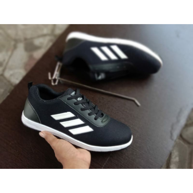 Sepatu Adidass strip  sepatu sneakers olahraga Pria atau Wanita