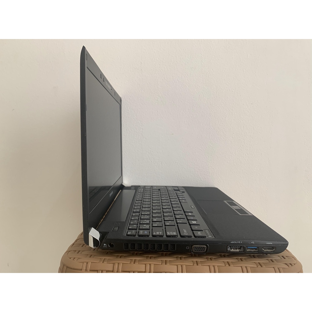 Laptop-Murah-Toshiba Dynabook-R731-Corei3Gen2-Ram4G-HDD320GB-Kamera-DVD-Design-Gaming-Slim-Win10-Siap Pakai