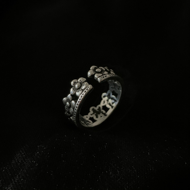 Hollow Daisy Ring Can Be Adjusted  Pengdi Personality