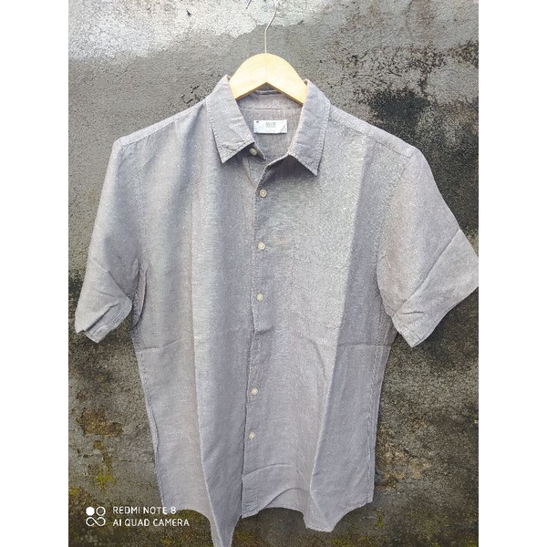 kemeja pria lengan pendek second branded original uniqlo.
