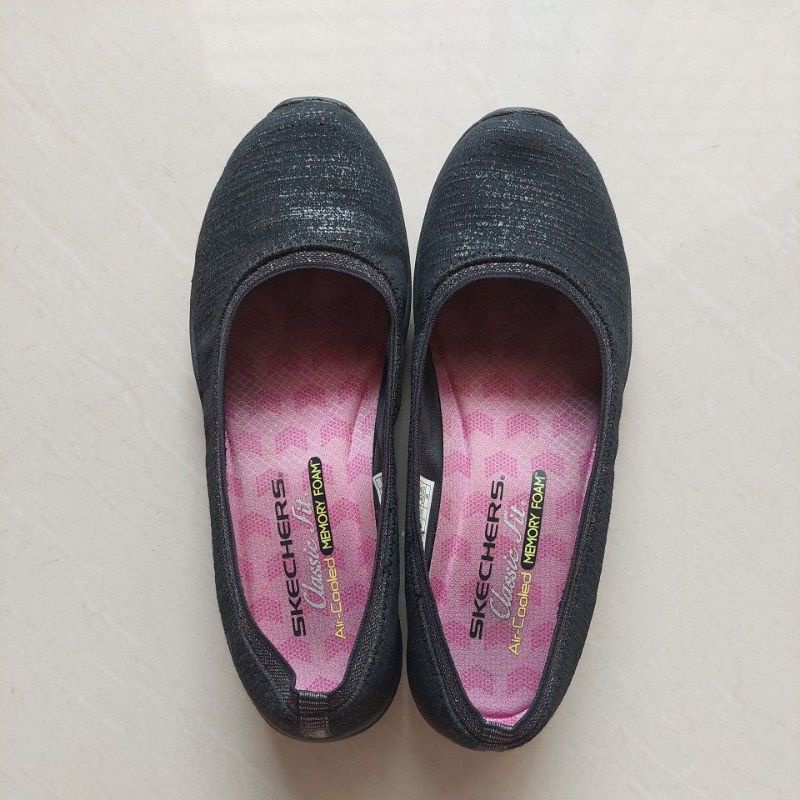 Skechers Classic Fit