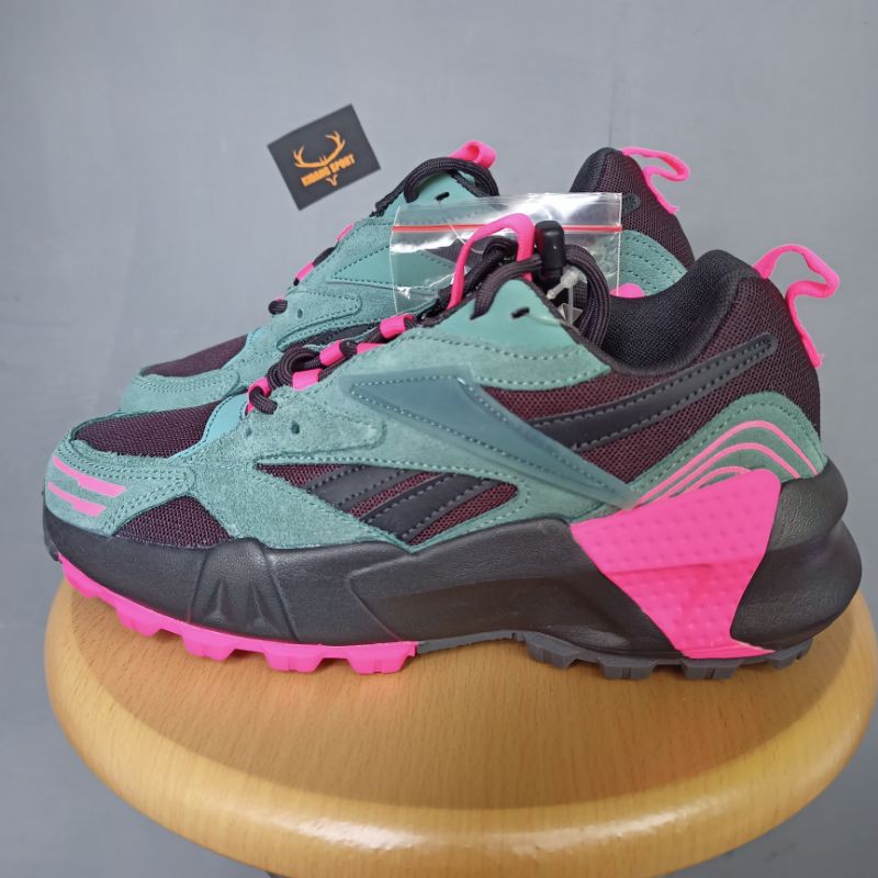 reebok aztrek running