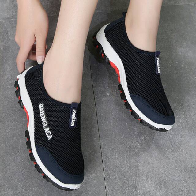 Sepatu wanita Sneaker Slip On Fashion Import