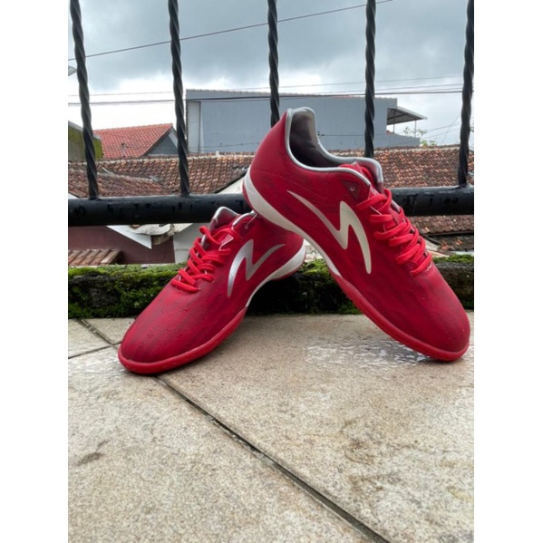 Sepatu Futsal Specs Accelerator Lightspeed II Pro Red Silver