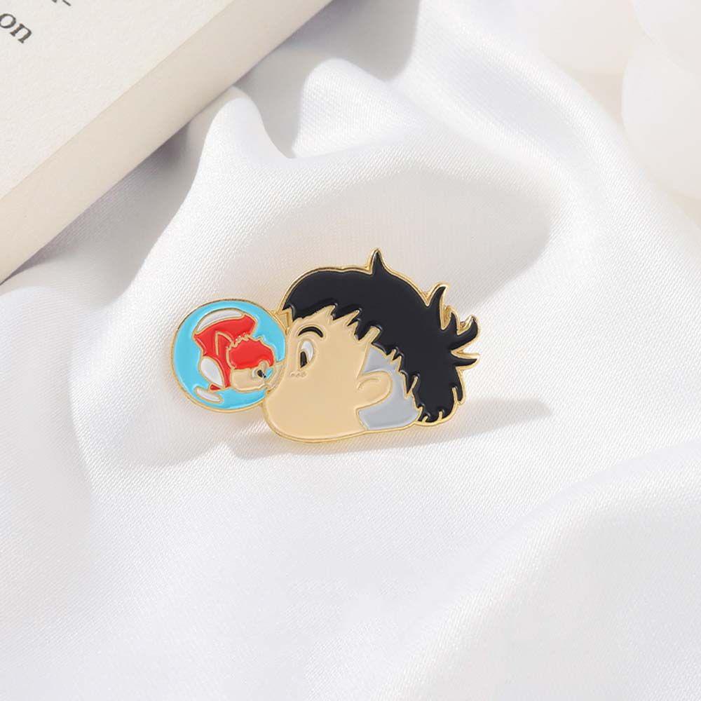 [Elegan] Ponyo Bros Ransel Hadiah Untuk Wanita Klasik Karakter Perhiasan Aksesoris Kerah Bros Di Tebing Film Enamel Pin