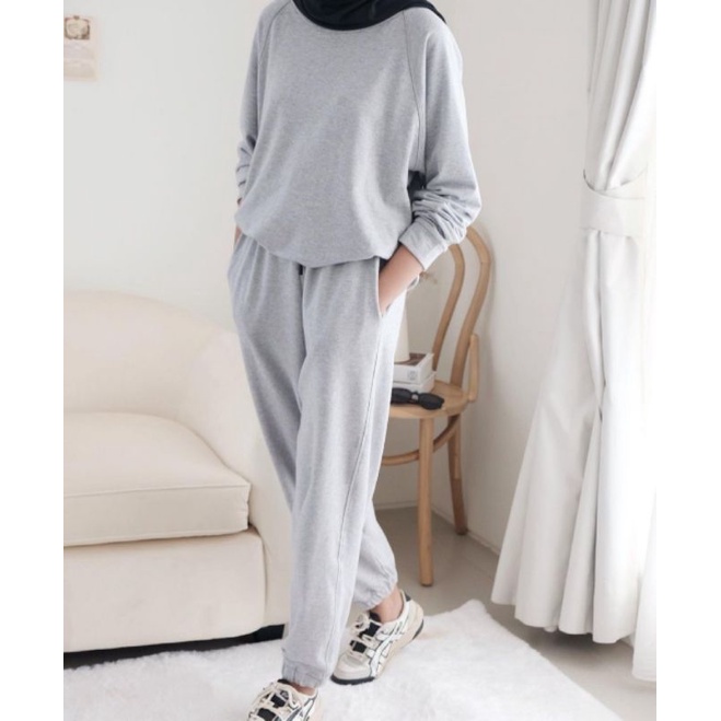 Preloved Hijab Nueta - Training Set Ash