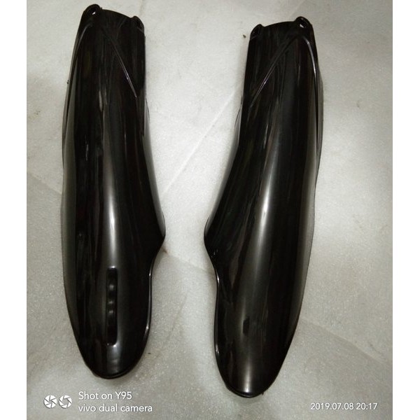 cover shock depan YZ 250 Hitam