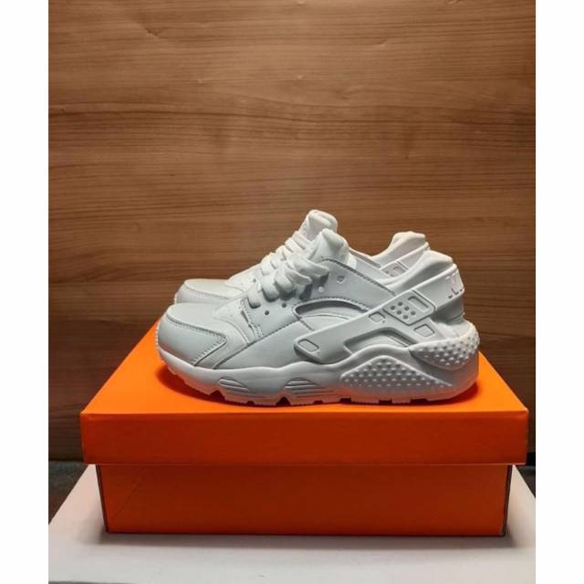 nike huarache triple