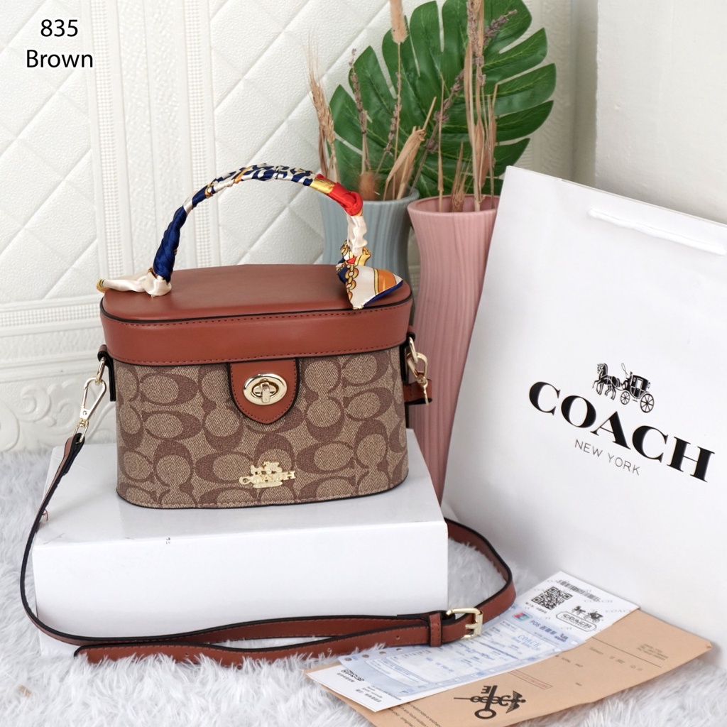 Kay Crossbody 835