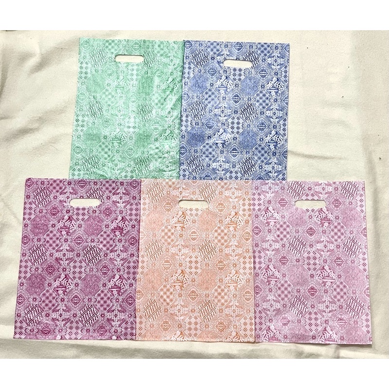 

Plastik Tas Oval uk 25x35 Batik Eceran/10 lembar Minimal Order 5000rupiah