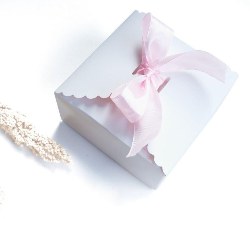 

Carla Box Ivory Box Hampers Gift Box 250gr