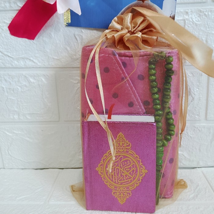 KADO- PARCEL LEBARAN / KADO MUKENAH + TAS + ALQURAN + TASBIH + KARTU UCAPAN