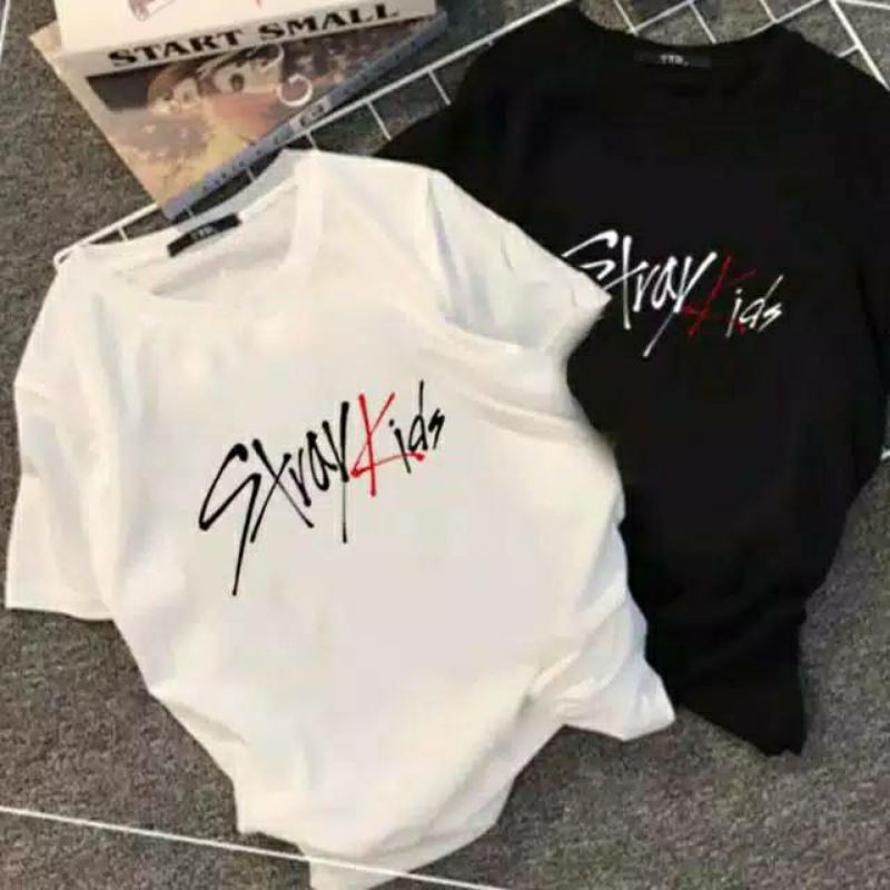 Kaos Kpop straykids logo besar depan