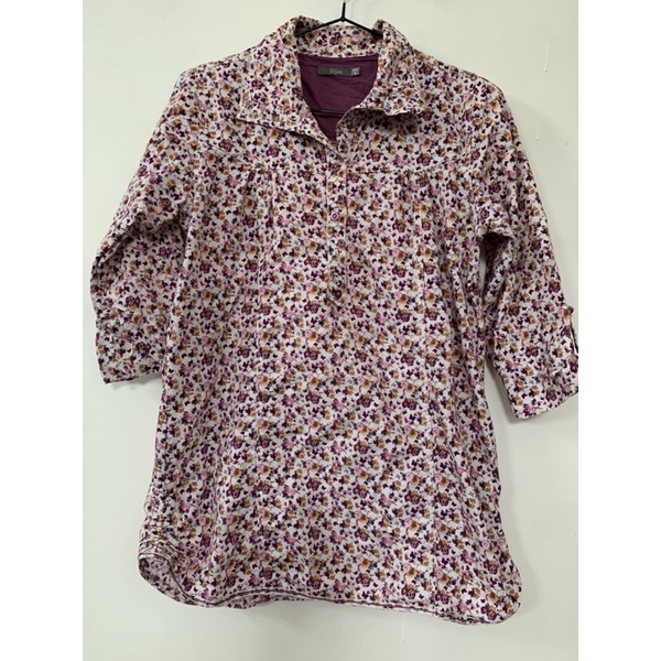 Preloved Kemeja Wanita St.Yves Motif Bunga Kecil