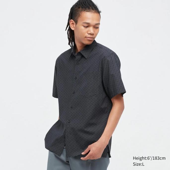 UNIQLO KEMEJA BATIK MOTIF LENGAN PENDEK PRIA JASTIP