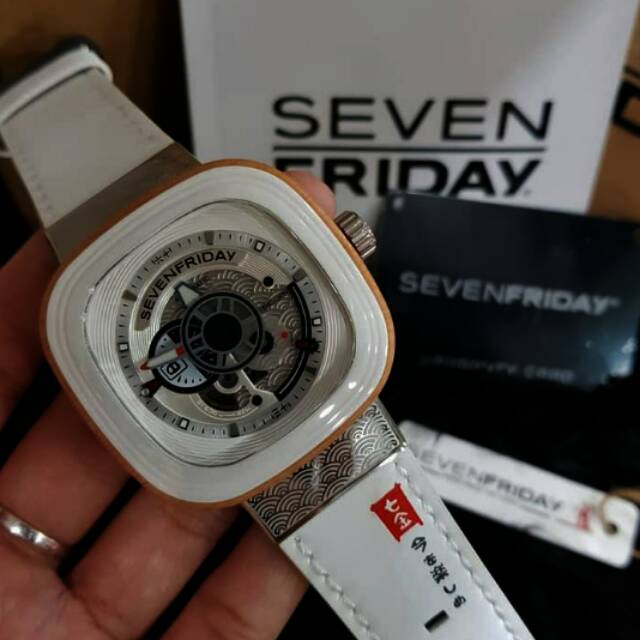 Jam tangan pria analog tanggal Seven Friday SF P1B/03 0991