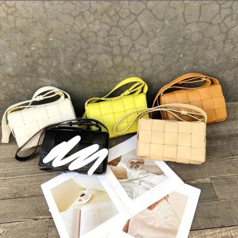 Tas fashion / import  Anyaman ( madelyn bags )