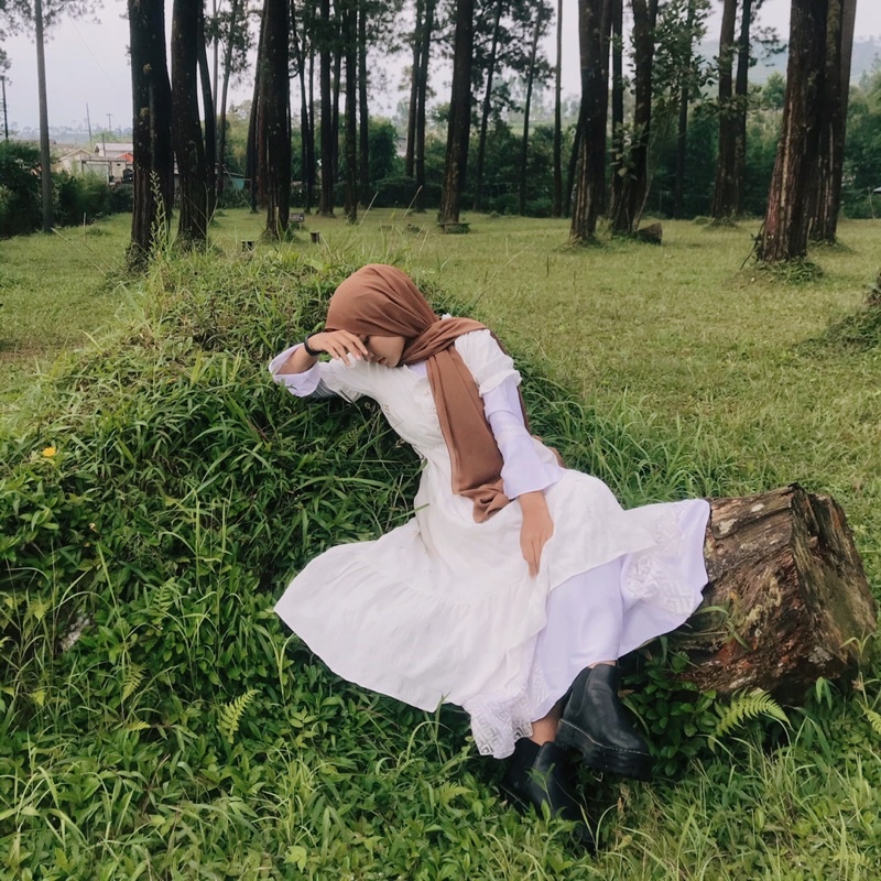Cottage brokenwhite midi dress