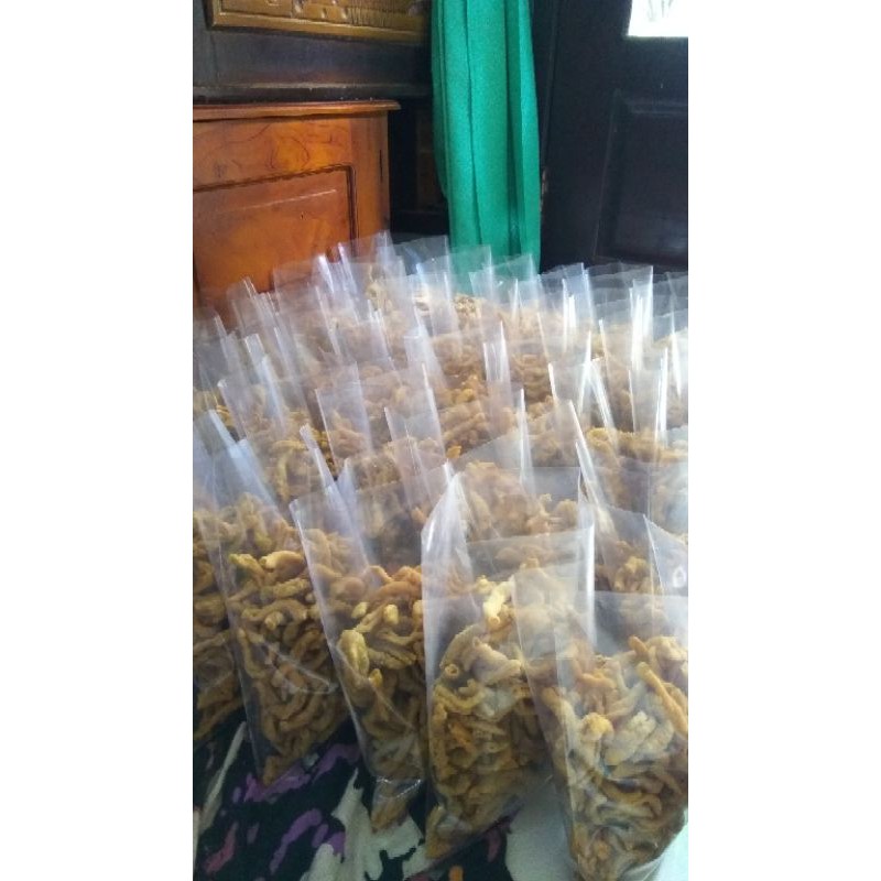 

keripik usus asli merk Gentong