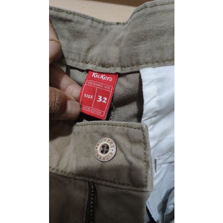 celana panjang kickers