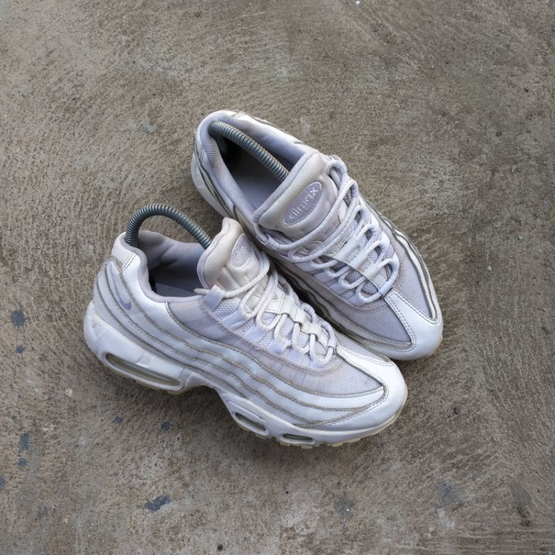 Sepatu Second Nike Airmax 95
