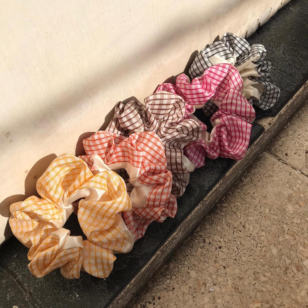 SCRUNCHIE KOTAK SATIN - Ikat Rambut Cemol Cepol Hijab Murah Iket Iketan Gingham Plaid Korea Jilbab Iket Iketan Rambut Mewah Cepolan Cemolan Aksesoris Rambut Wanita Dewasa Anak Bayi Baby Kuncir Kunciran Hairtie Hairdo Hair Accessories Hairpin Kuncrit