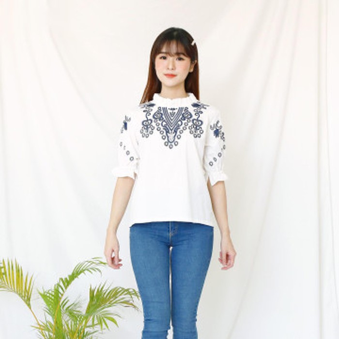 Blouse Katun Motif Bordir Wanita Cocothierry - B 7924 - Putih