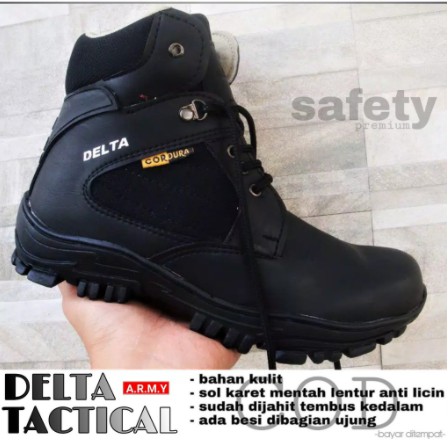 Sepatu boots pria sepatu safety ujung besi tracking hiking proyek adventure - Kairos Delta_ Tactical