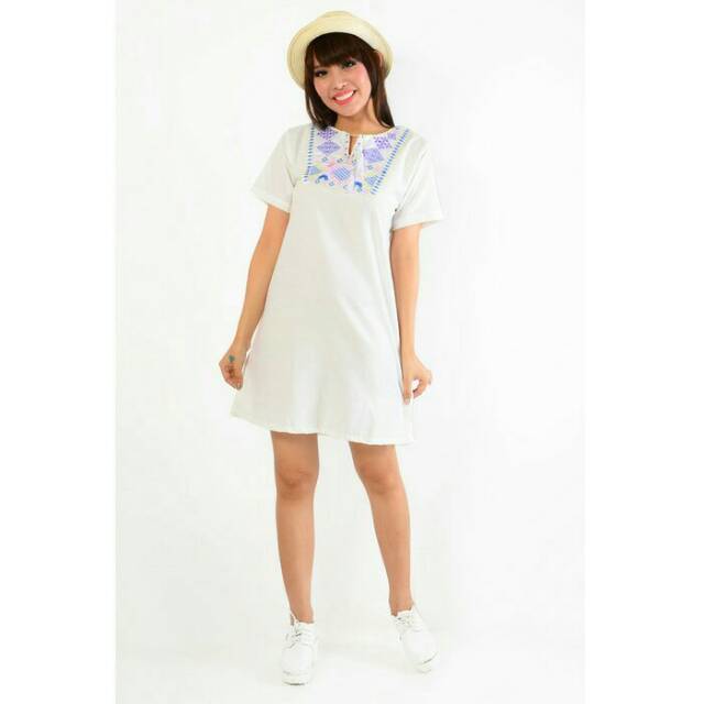 Tunik lengan pendek kombinasi renda bagian dada